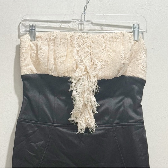 BEBE Women’s Black Ivory Eyelash Lace Ruffle Front Strapless Bodycon Dress Sz M - Picture 3 of 8